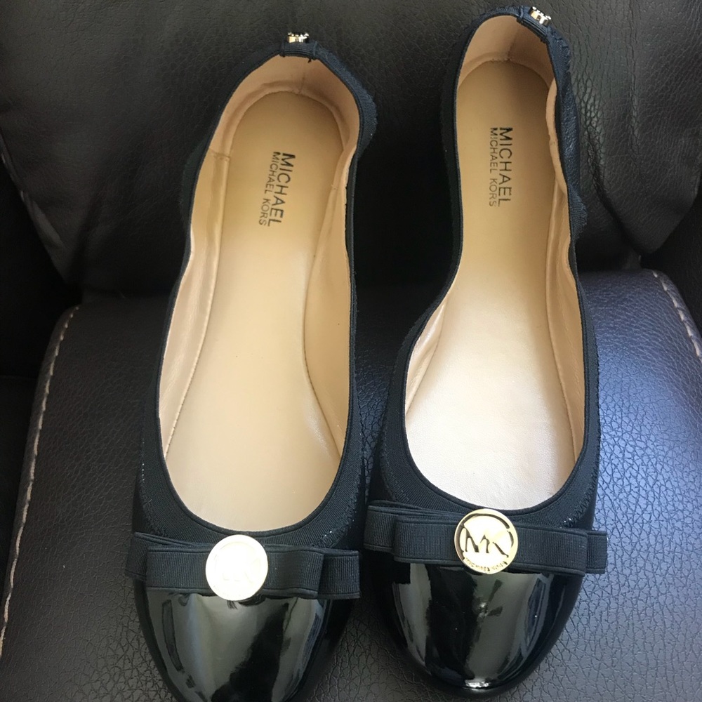 Michael Kor Black Flat